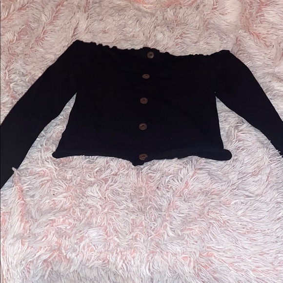 Cute off the shoulder shirt - Picture 2 of 3